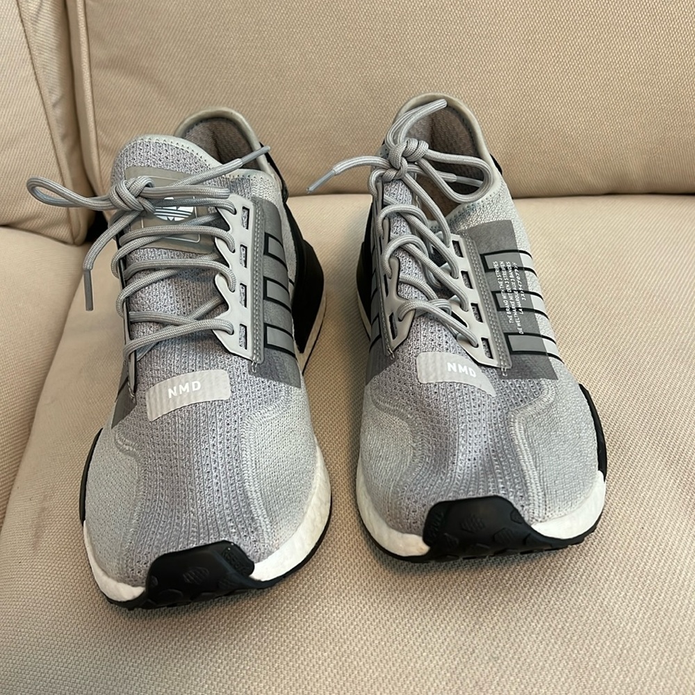 Adidas NMD R1 V2 men’s